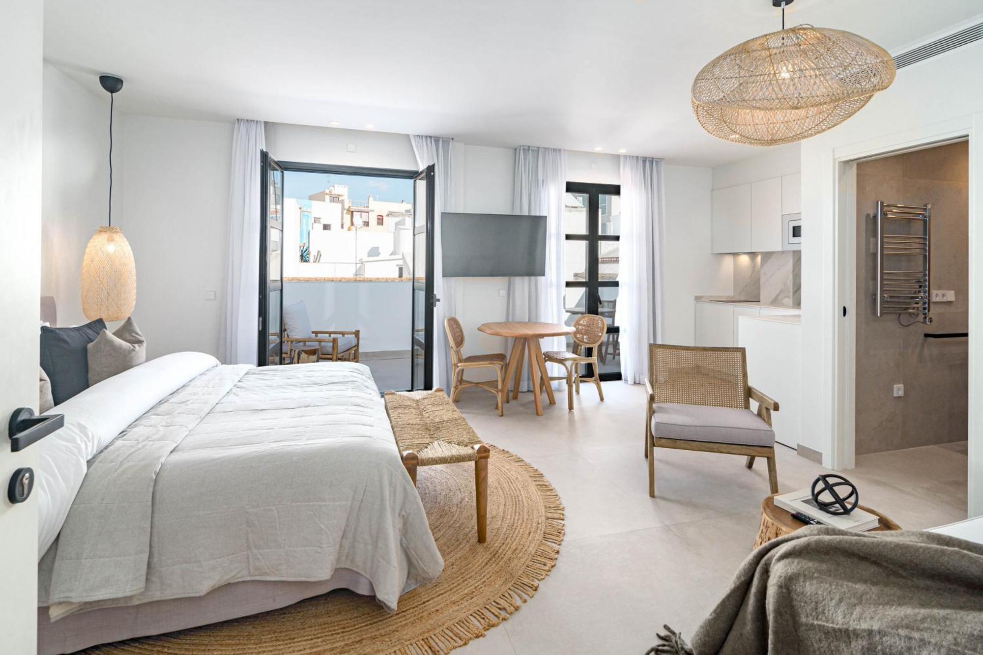 Seaclub Suites 埃斯特波纳 外观 照片