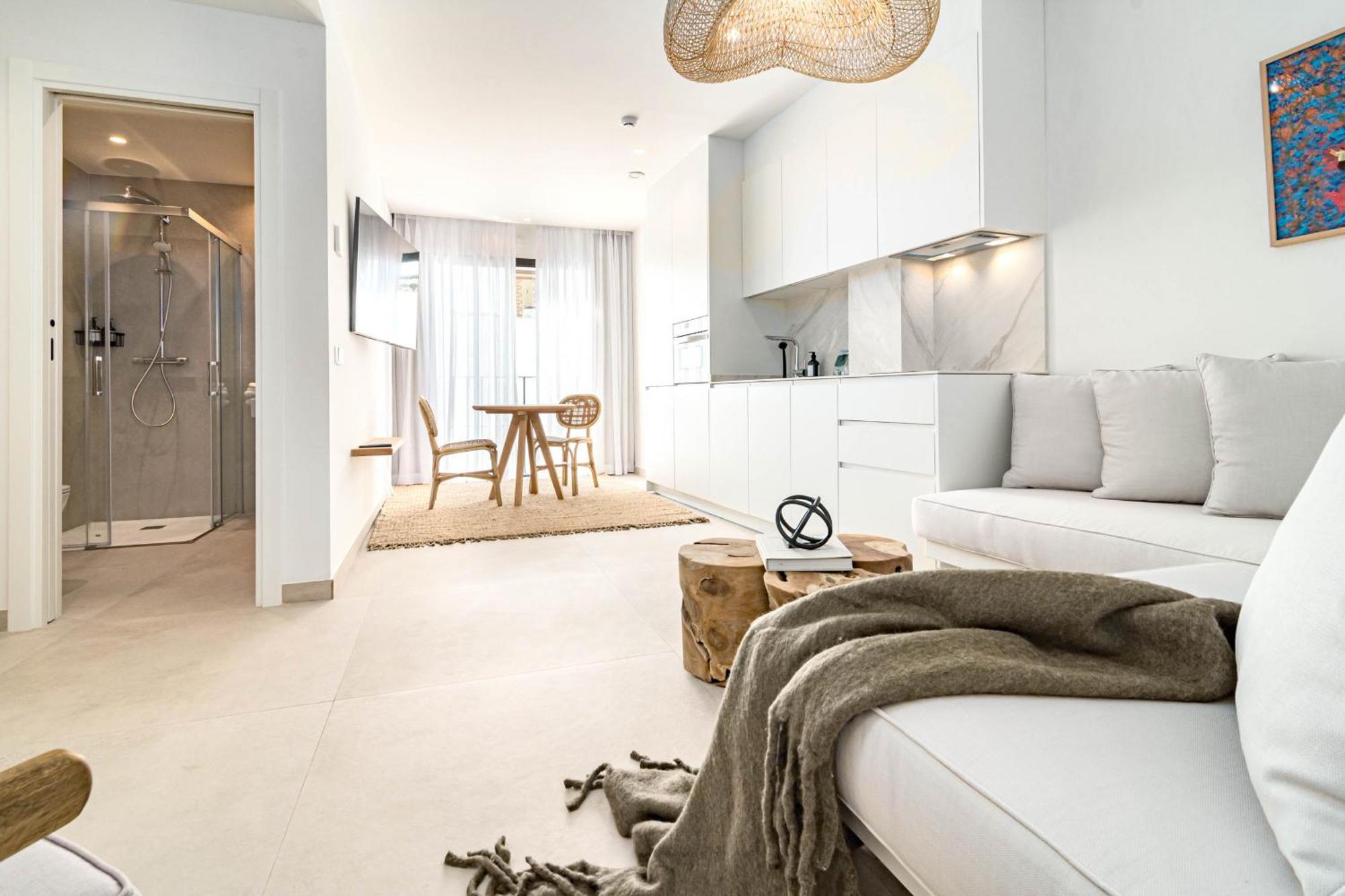 Seaclub Suites 埃斯特波纳 外观 照片