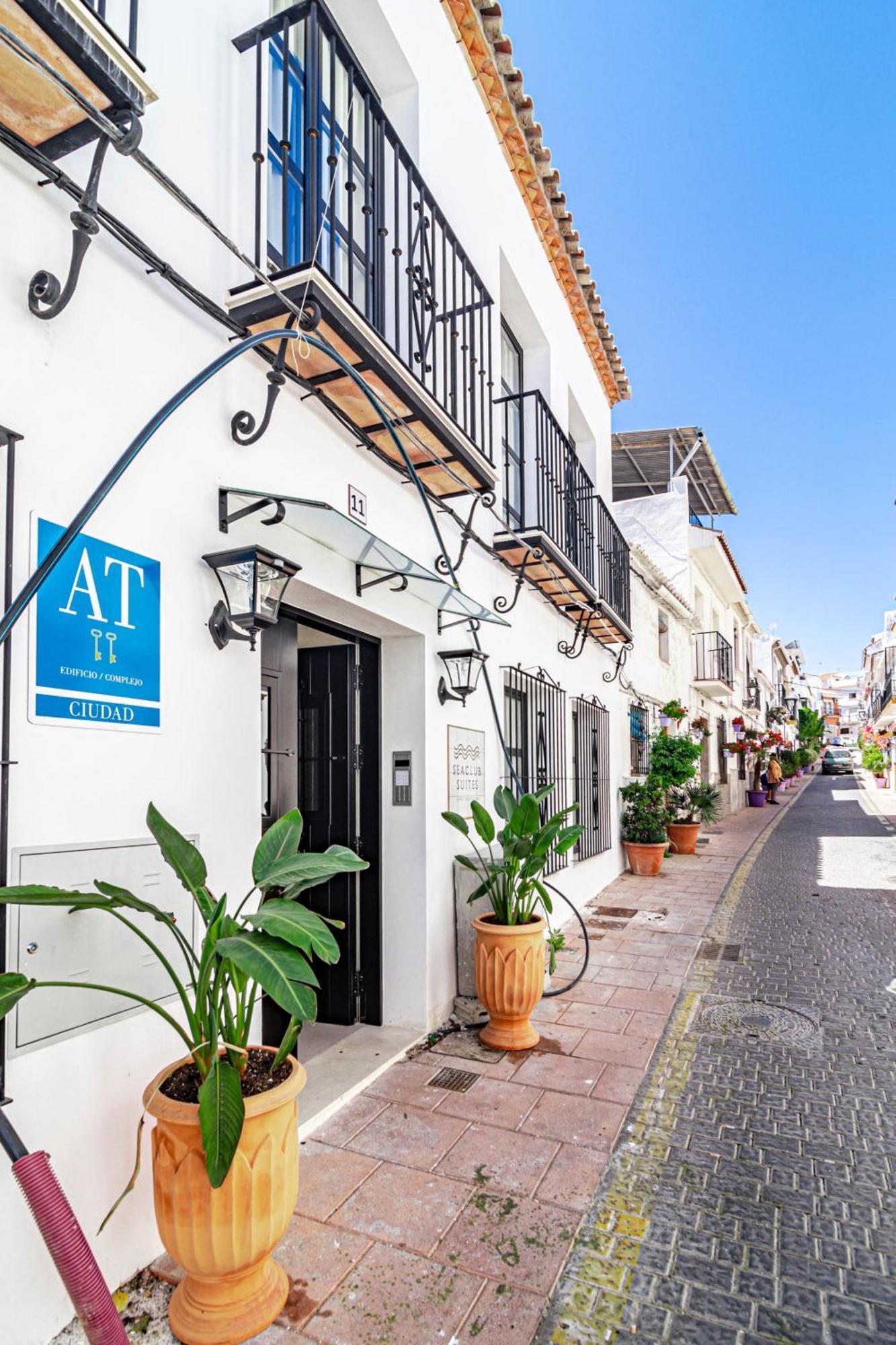 Seaclub Suites 埃斯特波纳 外观 照片