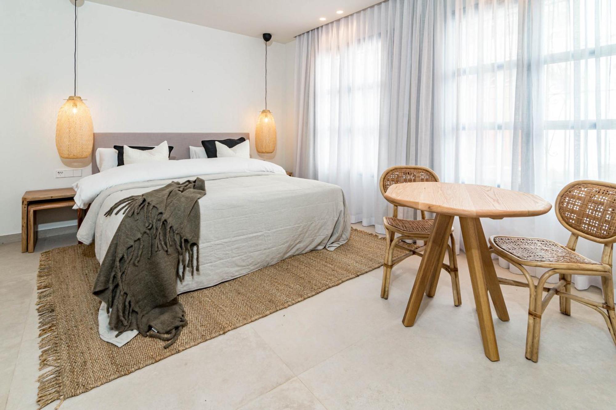 Seaclub Suites 埃斯特波纳 外观 照片