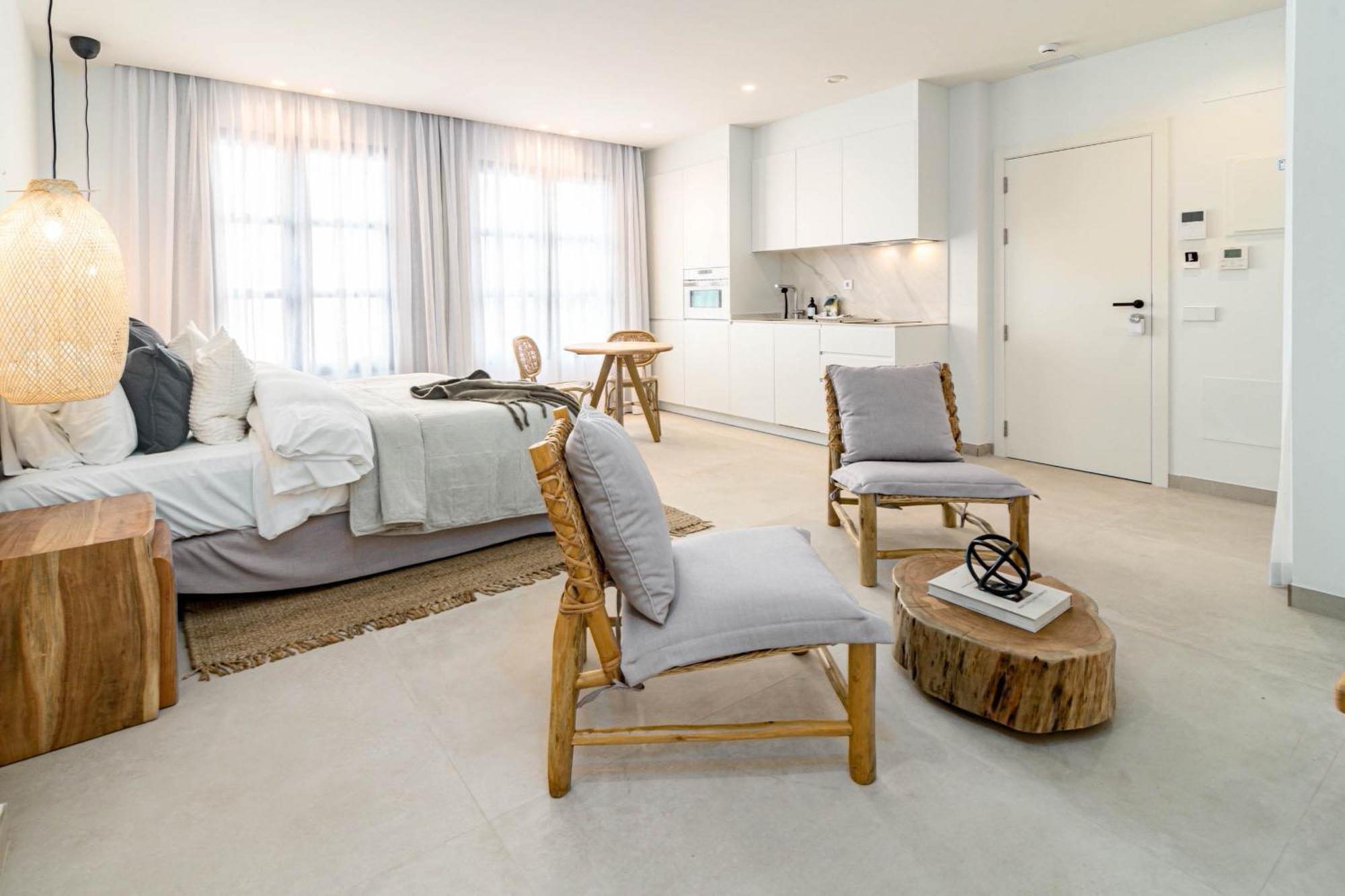 Seaclub Suites 埃斯特波纳 外观 照片